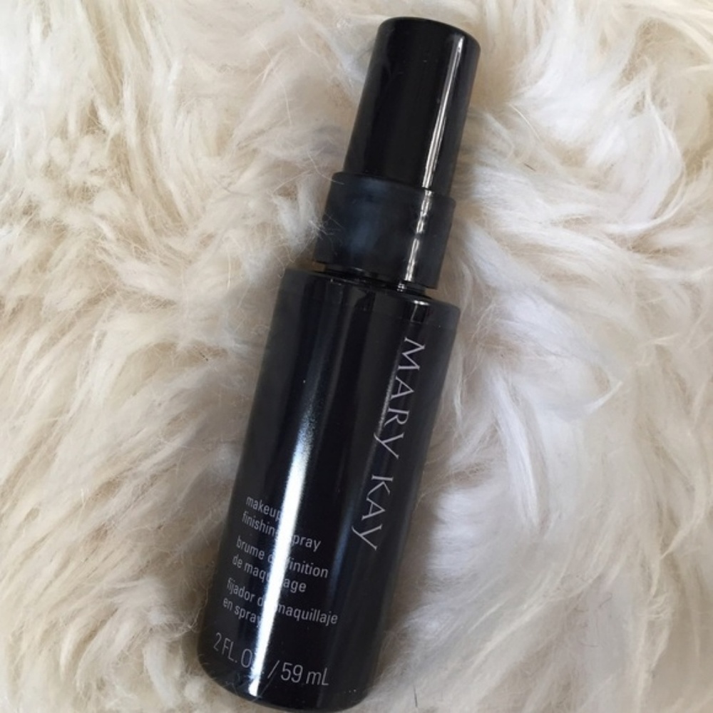 Mary Kay Makeup Finishing Spray by Skindinävia